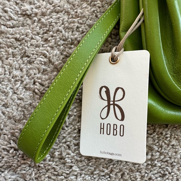 Hobo Lauren Wristlet Green Leather Women's Bag NWT - Picture 2 of 12